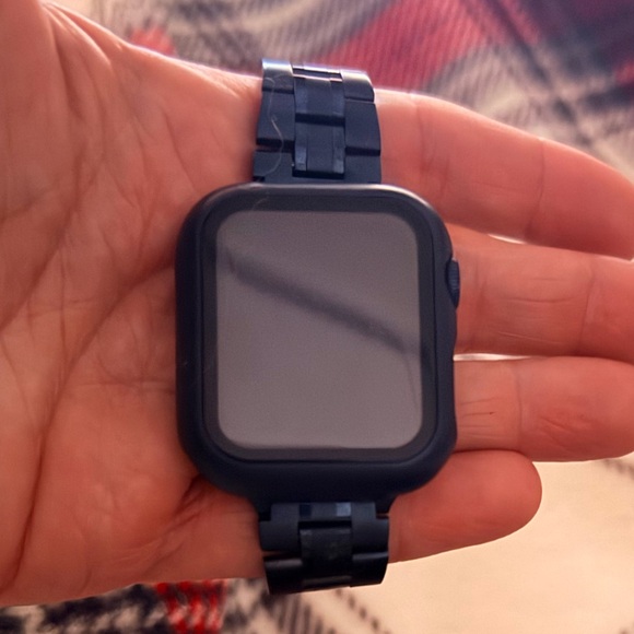 Navy Apple Watch Series 6 with 4 bands and 7 screen protectors